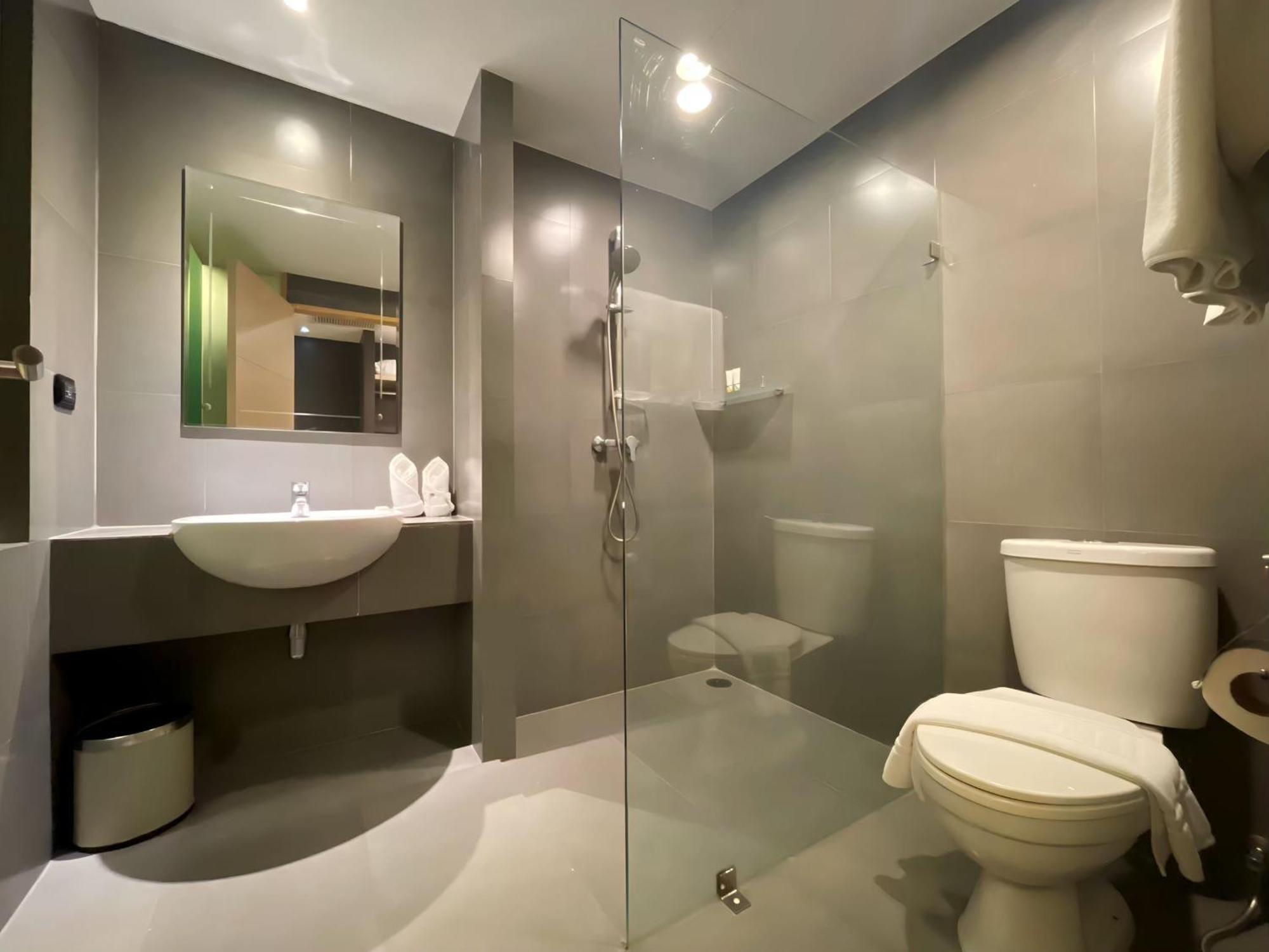 Icheck Inn Nana By Aspira Bangkok Bagian luar foto