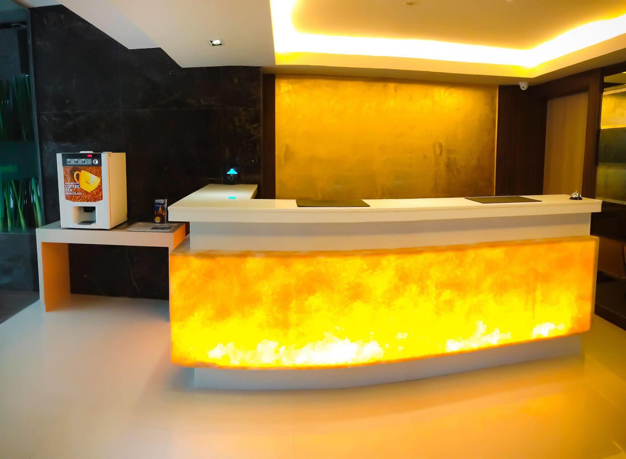 Icheck Inn Nana By Aspira Bangkok Bagian luar foto